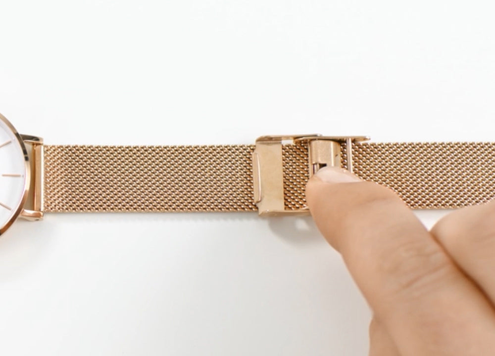 How to adjust your watch strap Mesh Strap DW